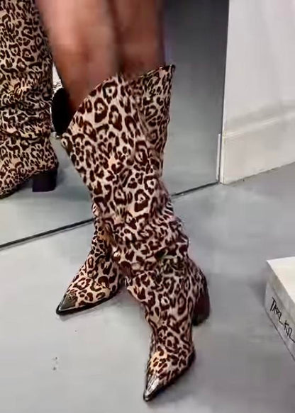 Fashionable pointed toe leopard print boots