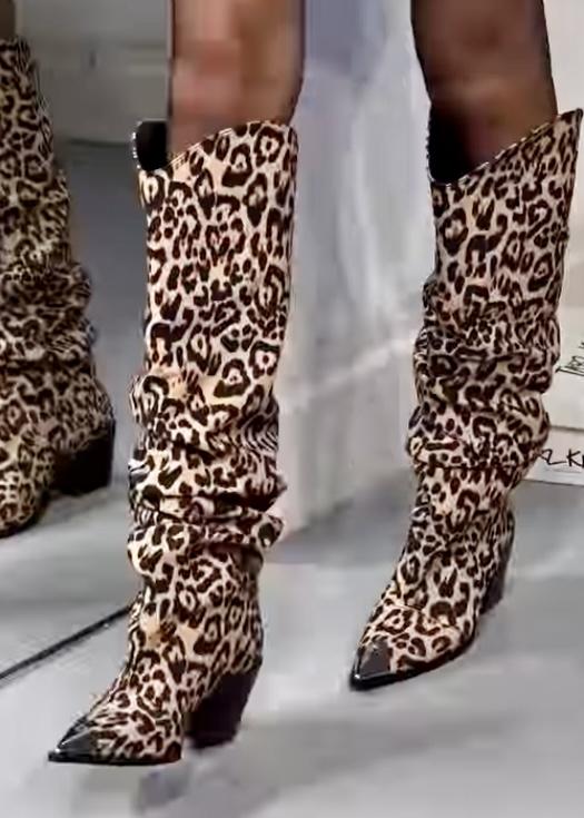 Fashionable pointed toe leopard print boots