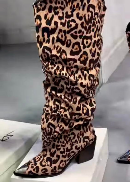 Fashionable pointed toe leopard print boots